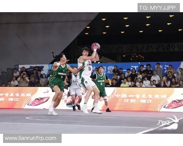 成都篮球队与广州篮球队的较量深度分析与战术复盘